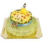 Figurine Blanche Neige sur son gâteau prairie