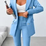 Costume d'affaires élégant pour femmes