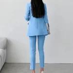 Costume d'affaires élégant pour femmes